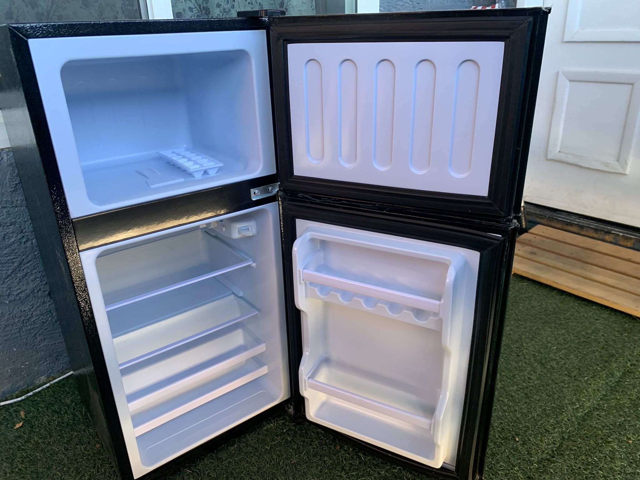 Tymyp FLS 80 BLACK Refrigerator Black