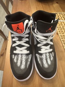Air Jordan’s Big Kids Size 7Y