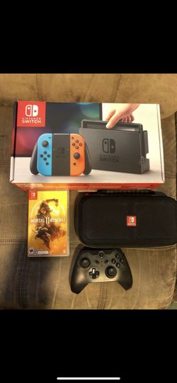 Nintendo Switch in Box w/ Mortal Kombat 11