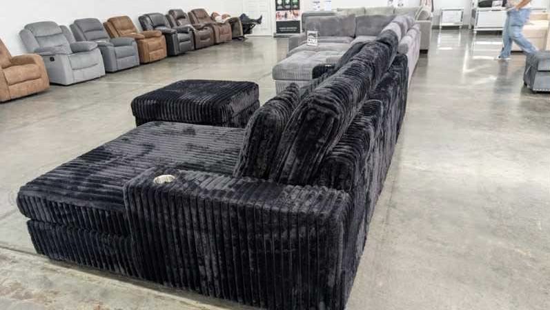 New 4 Piece Modular Sectional Couch! USB and Cup Holders! Free Delivery 🚚!
