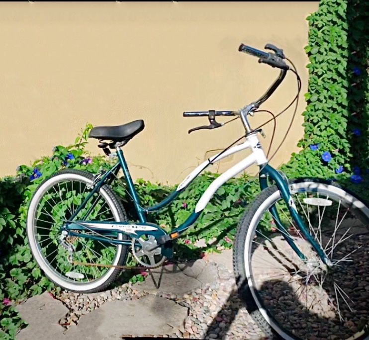 HUFFY "CAUSEWAY" 6 SPEED BEACHCRUISER