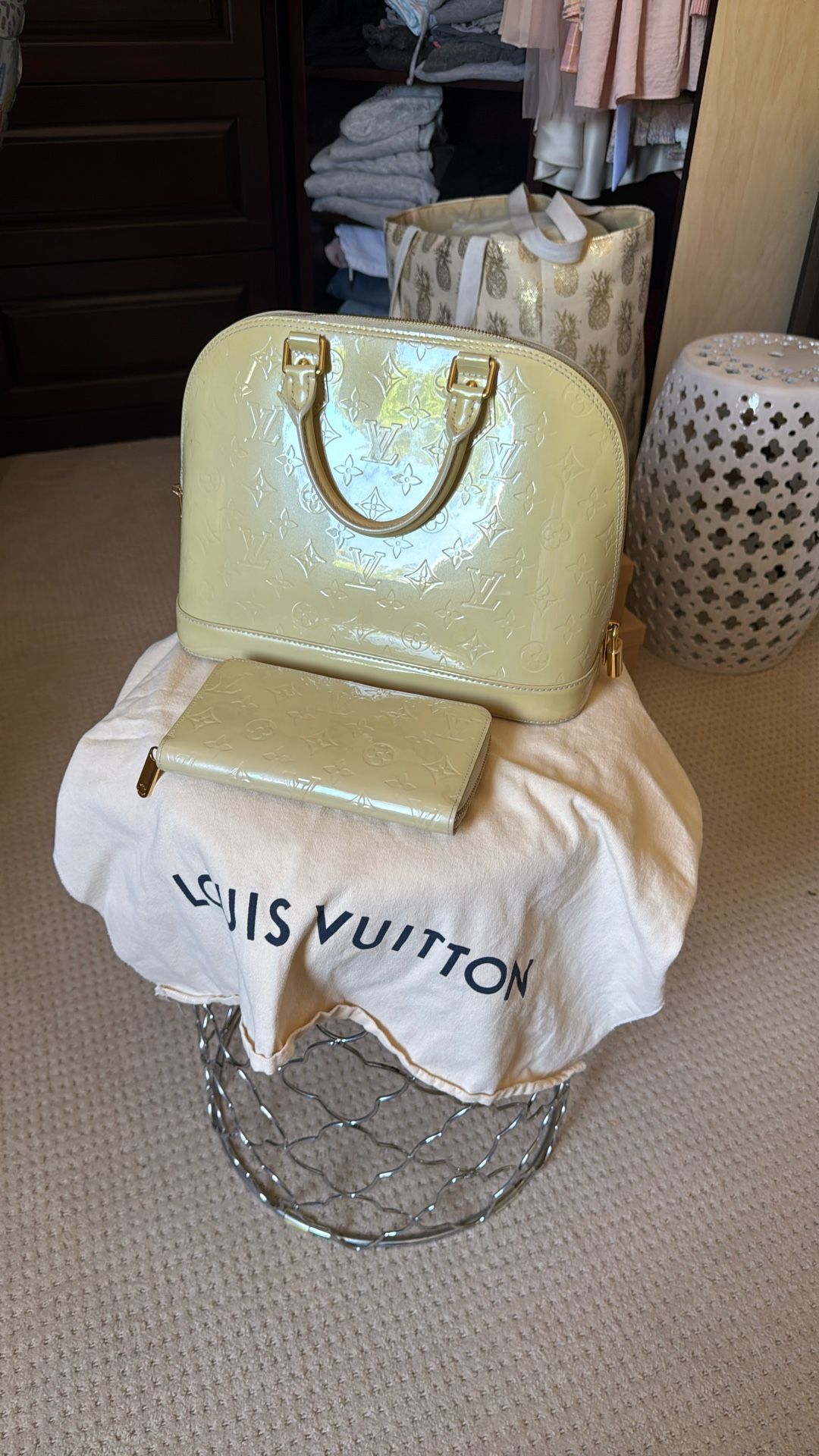 LV Purse & Wallet
