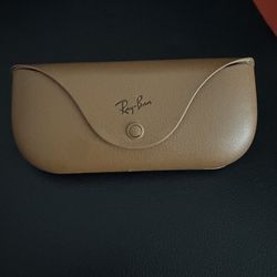 Ray-Ban Meta Charging Case