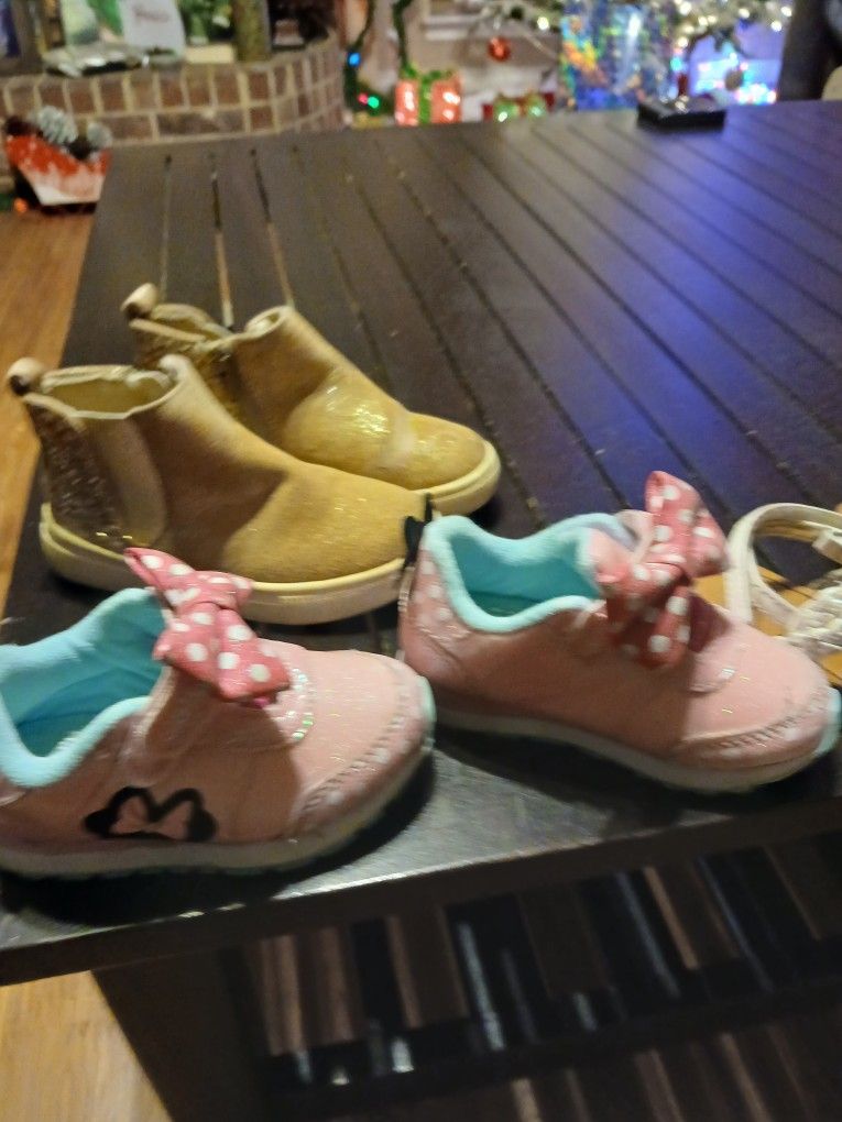 Girls Shoe's