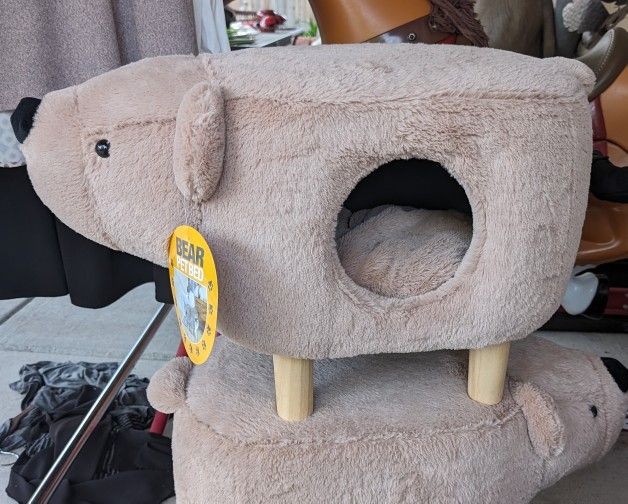 Super Cute Pet Bed. Price Reduced!!