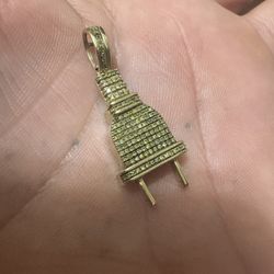 10k Gold Yellow Diamonds Pendant 