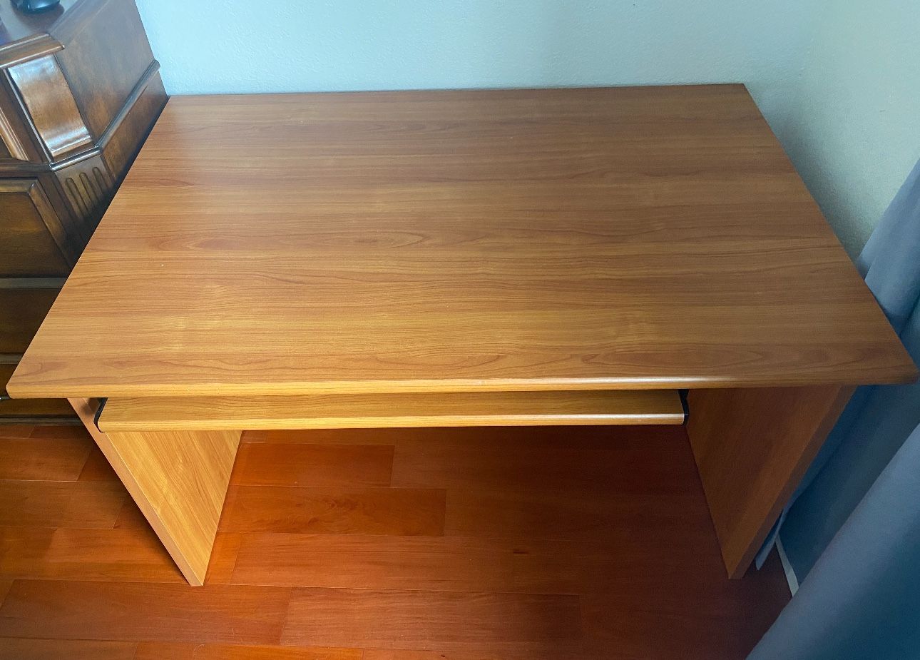Desk With Slide Out Keyboard Drawer