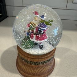 Santa Snow Globe 