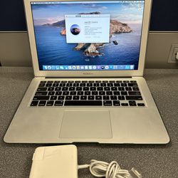 APPLE Macbook Air A1369 Laptop i5- 1.8GHz 8GBRAM 500GB SSD w/ Case & Charger