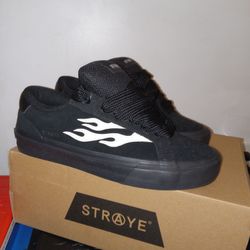 Straye  Skateboard SIZE 9.5 AND 10 NEW W/BOX
