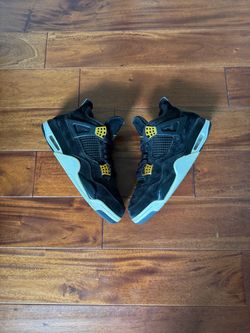 Jordan 4 Royalty