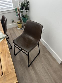 Kitchen/dining Table And Chairs