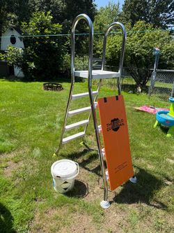 Pool ladder and pool pump for intex style pool