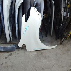 2017 Toyota Sienna Right Fender