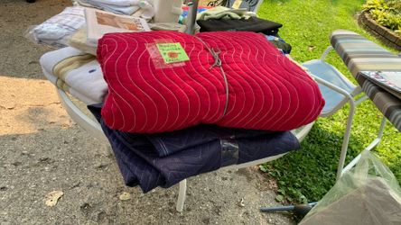 Moving Blankets. 2