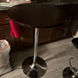 Coffe Table With 2 Stools 
