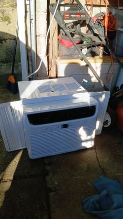 Air Conditioner 10,000 BTU,,115 Voltz