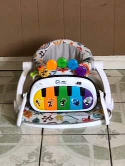 LIKE NEW FISHER PRICE BABY SIT ME UP SEAT!!!!