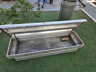 Aluminum toolbox for truck