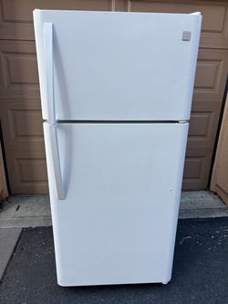 Kenmore 18 cu ft Refrigerator $220 free delivery