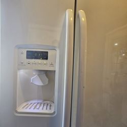 Refrigerator  GE 