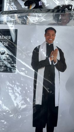 Adult man Halloween costume – father/priest