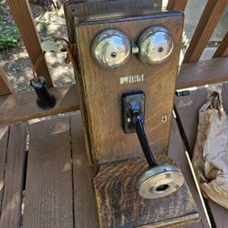 Old Fashion Telephone 