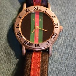 Vintage GUCCI Watch Genuine Leather