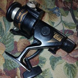 Graphite Fishing Reel