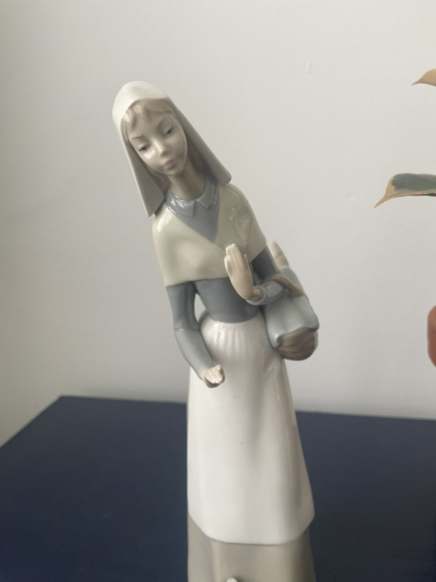 Lladro Porcelain Figurine “Woman Bringing Bread With Dog Around”