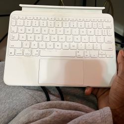 Apple Keyboard 
