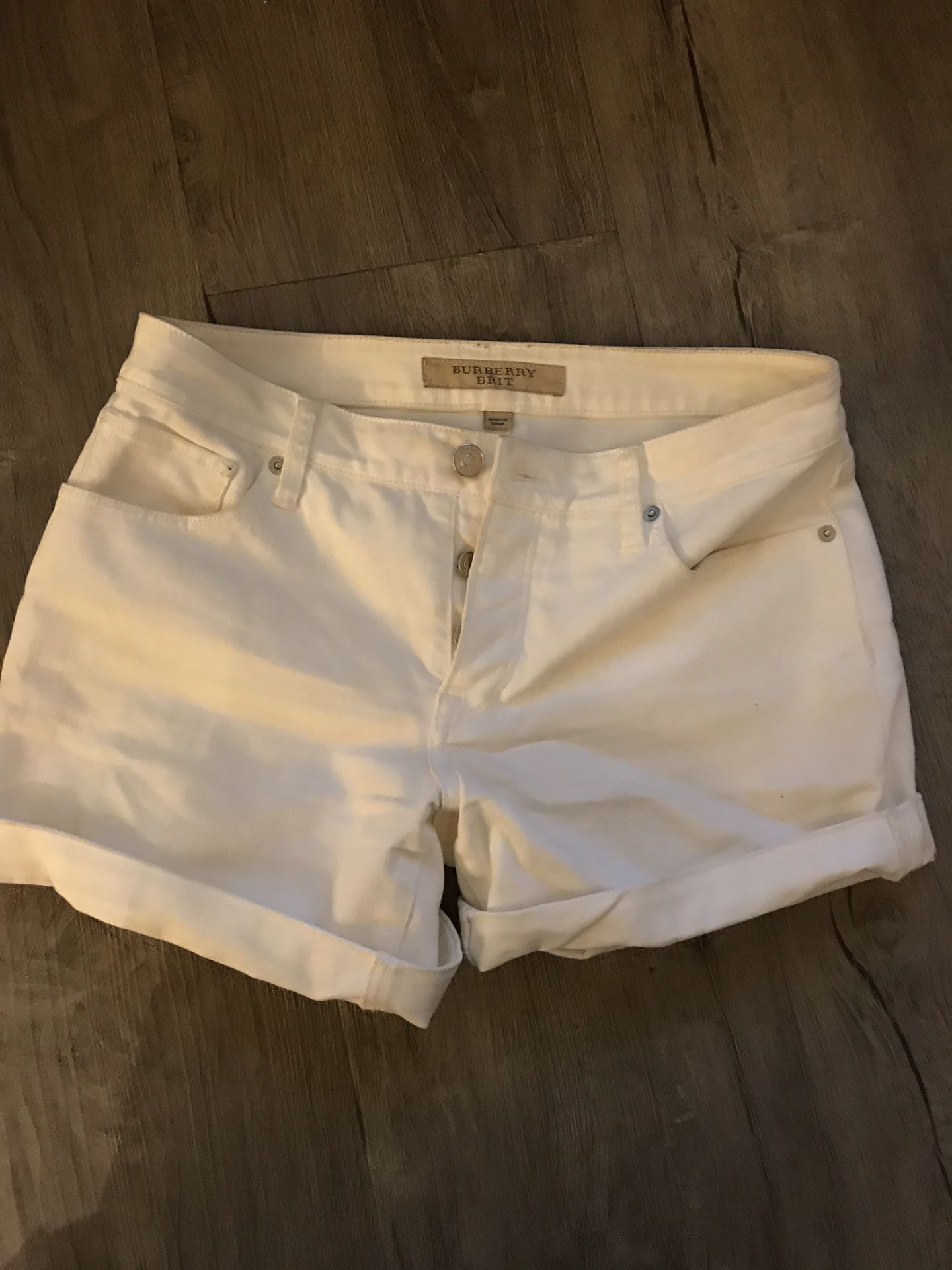Burberry shorts size W27