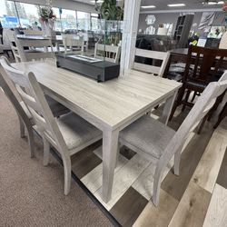 7 Pc Dining Table 