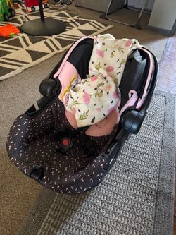 Evenflo Carseat for Infant