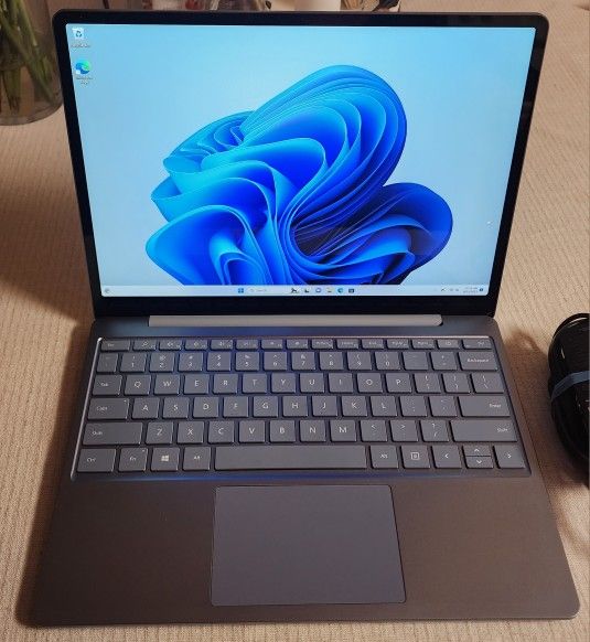Microsoft Surface Laptop Go 12.4" 1943 (i5-1035G1 / 128GB / 8GB) Touchscreen Windows 11 PRO Ice Blue NEW NO BOX 🎁