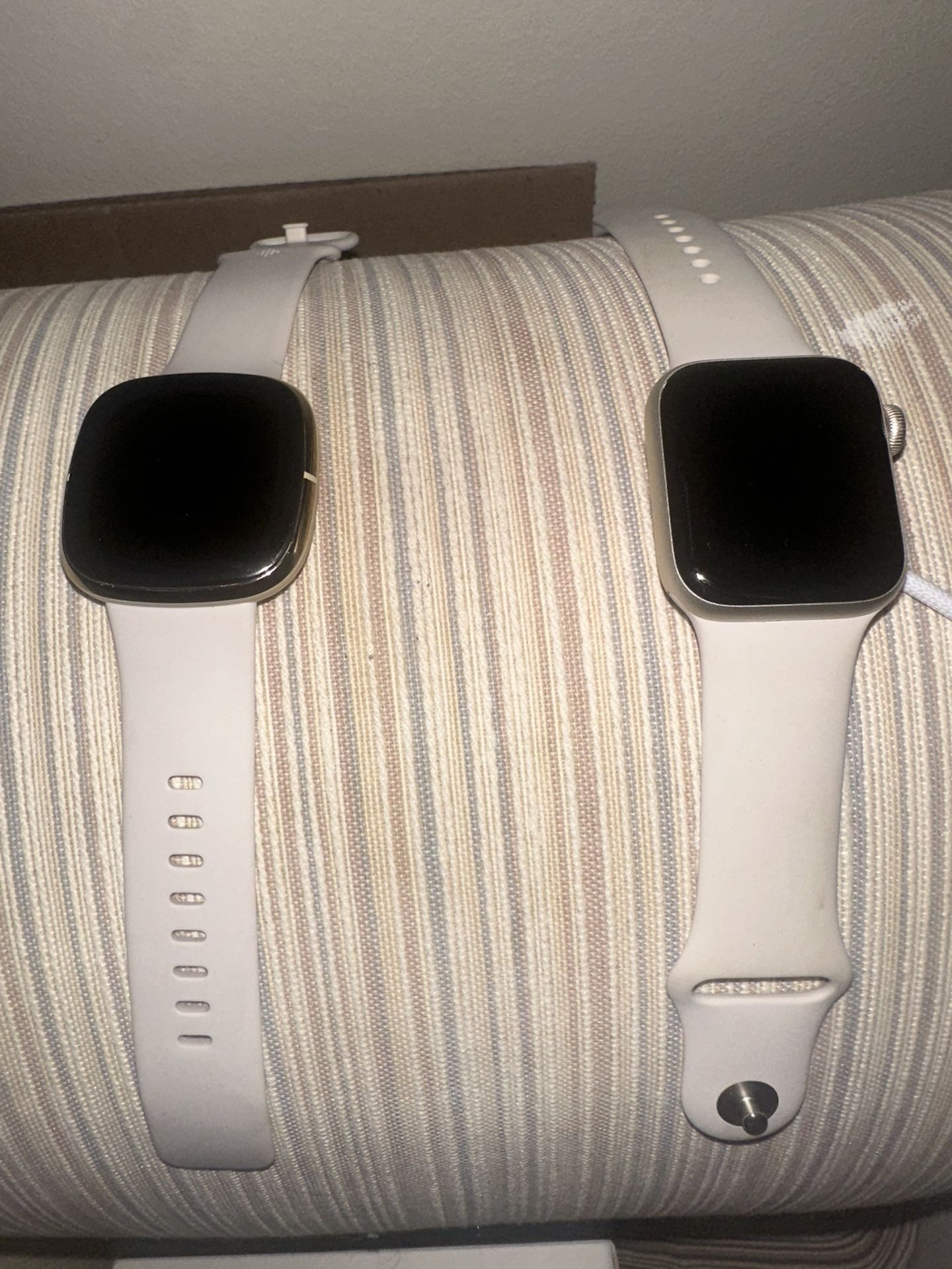 Fitbit Sense Fitness Tracker & Apple SE 2022