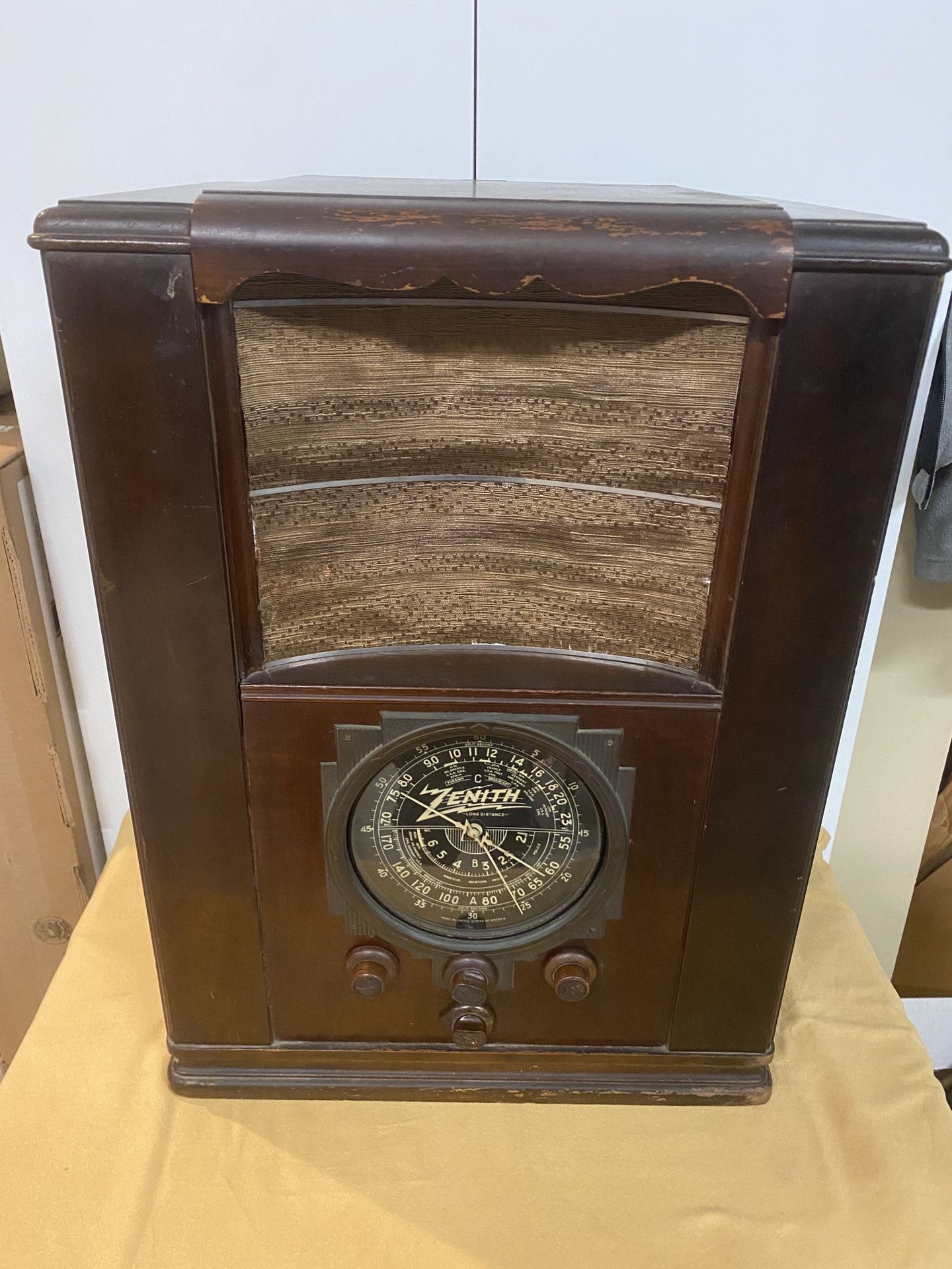 1930’s ZENITH TOMBSTONE RADIO