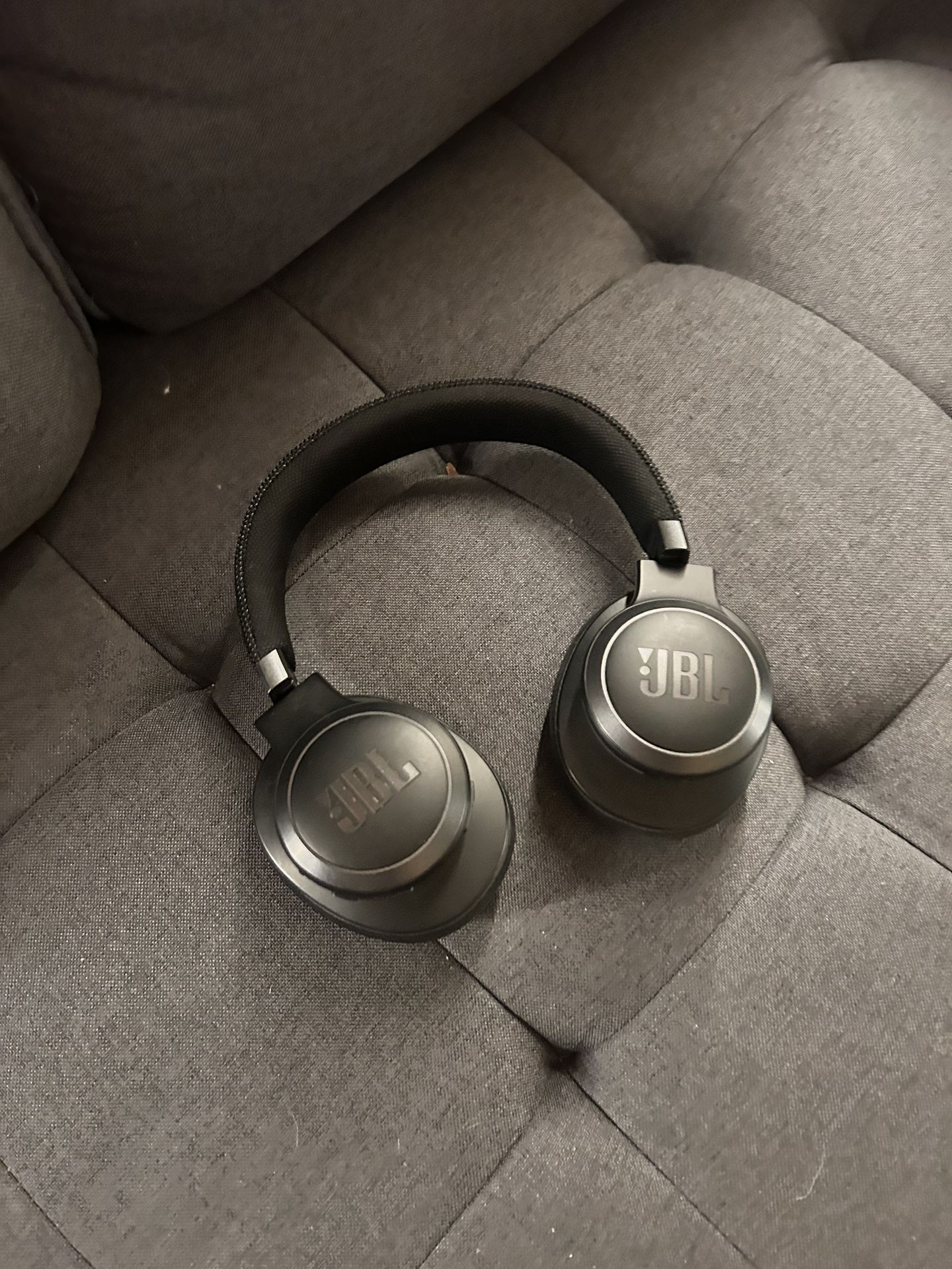 Bluetooth headphones