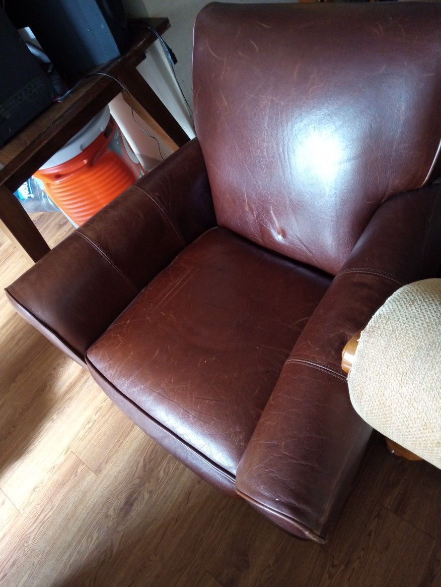 Dark Brown Leather Men's Chair Fair Condition Very Comfortable