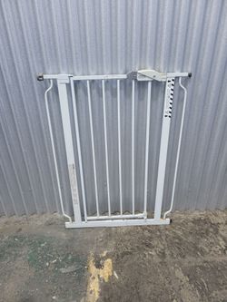 White Metal Baby/pet Gate