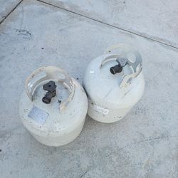 2 Propane Tanks 1 Is Almost Full 1 Empty
