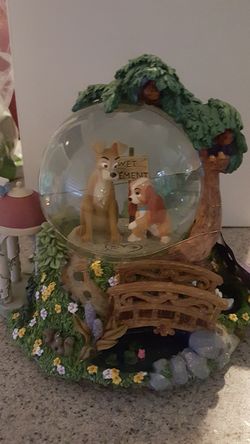 Lady and the Tramp snow globe