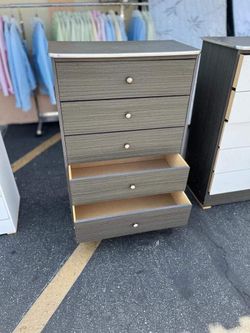 Dresser 5 drawers
