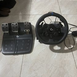 Logitech G923 Racing Wheel and Pedals for PS5, PS4, PC, Mac, TRUEFORCE up to 1000 Hz Force Feedback - Black