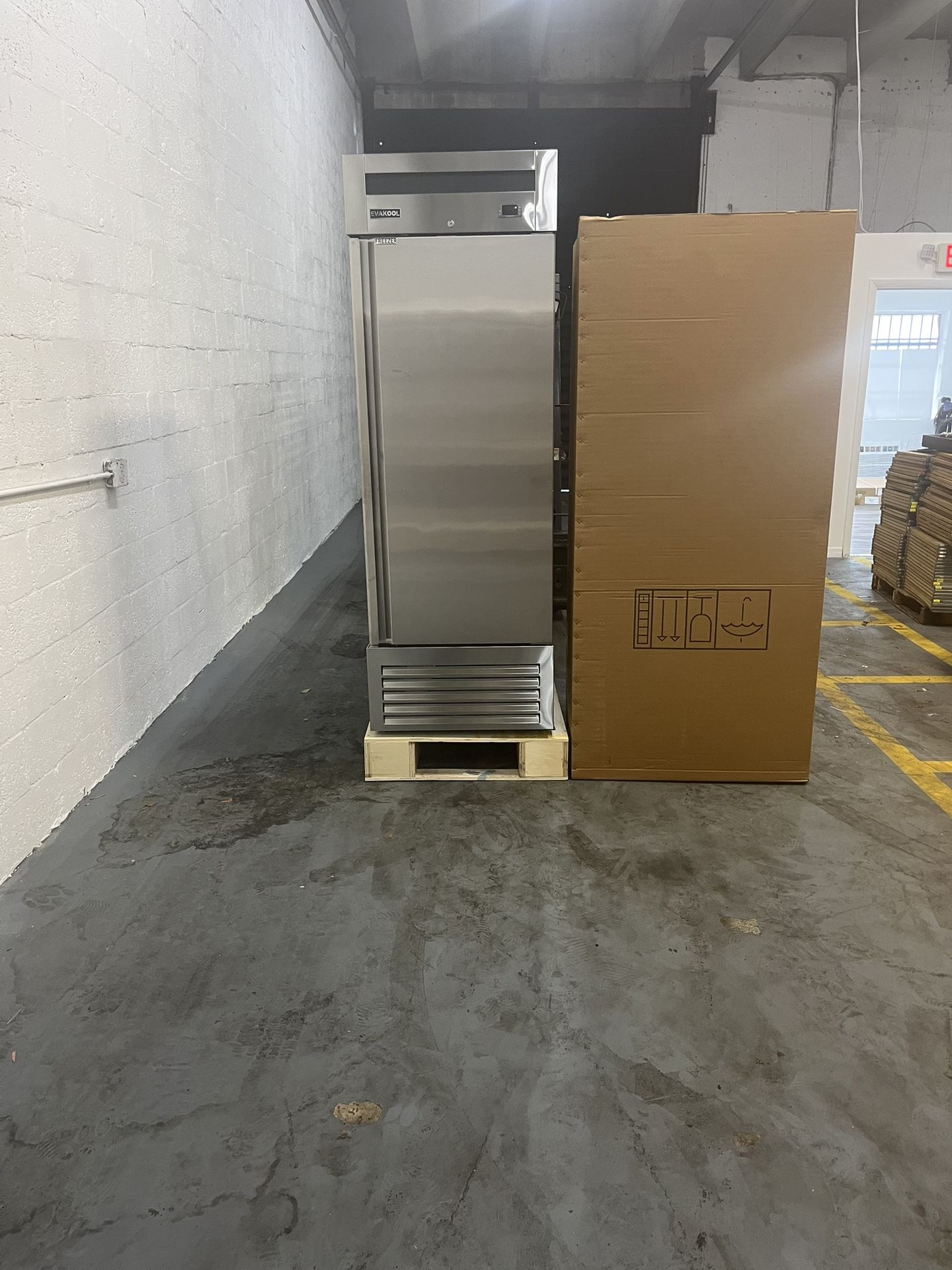 Commercial Single Door Freezer