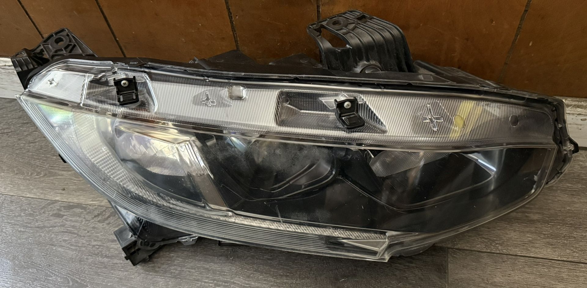 2020 Honda Civic Right side headlight 