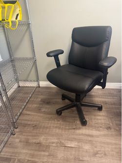 Practically New Three Black Office Rolling/Spin Chairs PICKUP ONLY in Granada Hills CA, 91344 area
