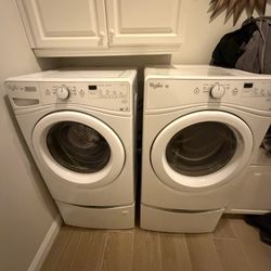 Whirlpool Duet Washer and Dryer Set With Pedestals