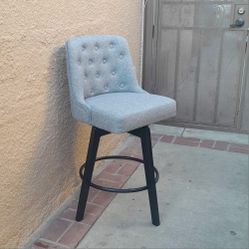 Medium Height Swiveling Bar Stool Chair