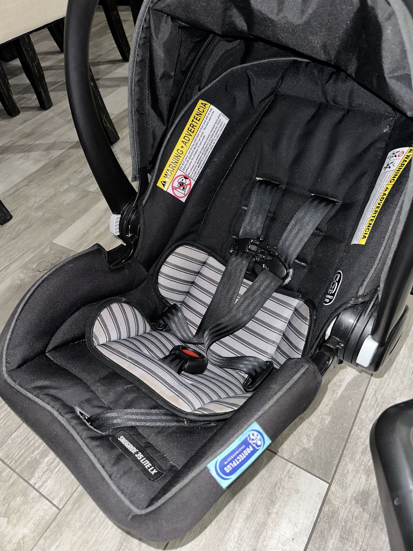Graco Infant Car Seat With Base